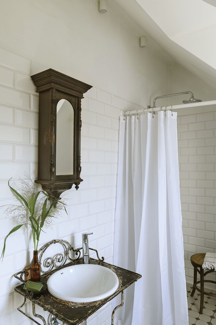 łazienka z antykami