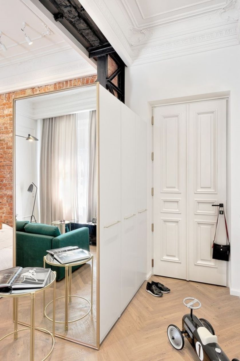 mały przedpokój w kawalerce