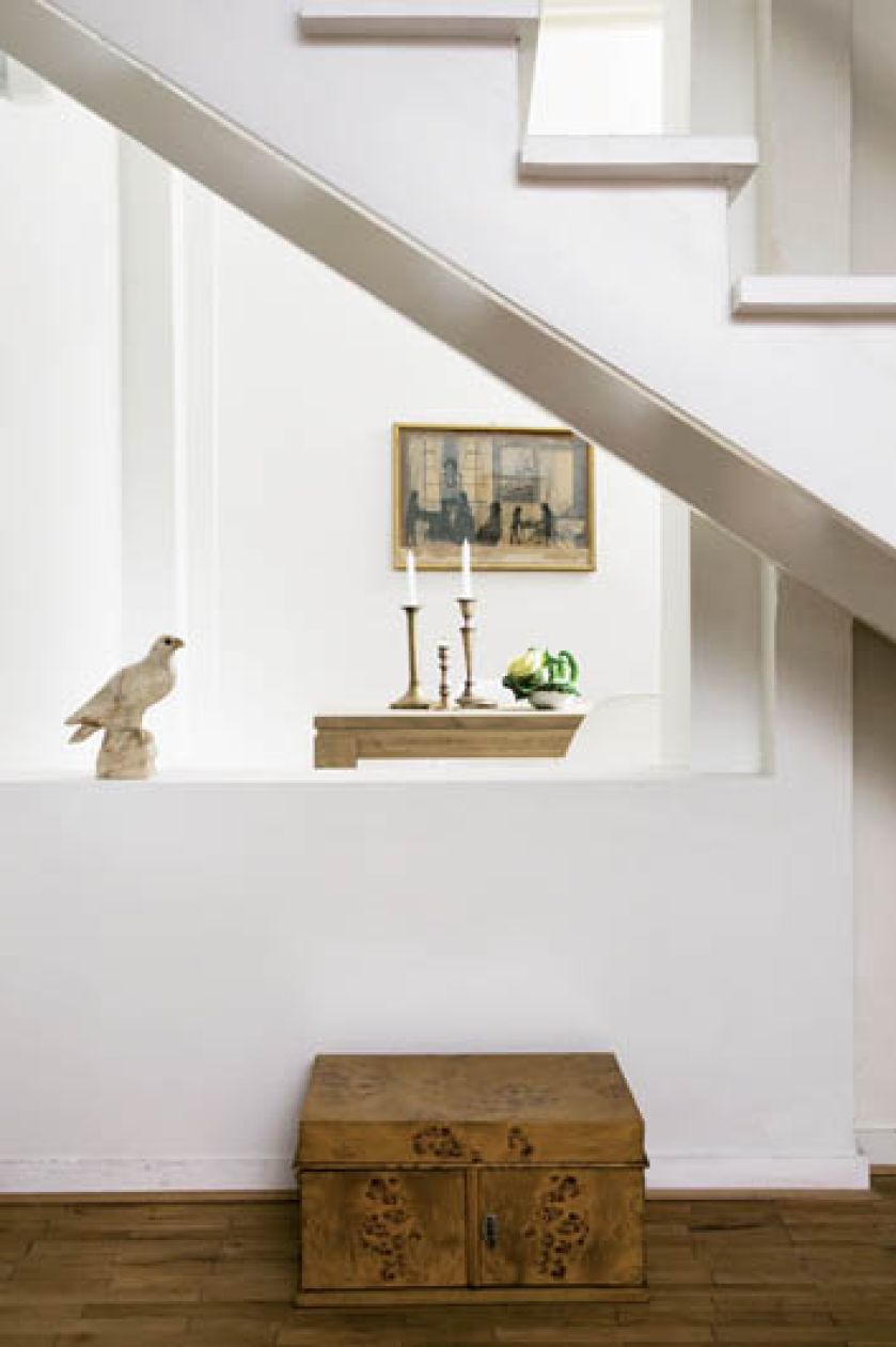 Na ścianach wiszą dzieła sztuki. Na strychu, blisko nieba