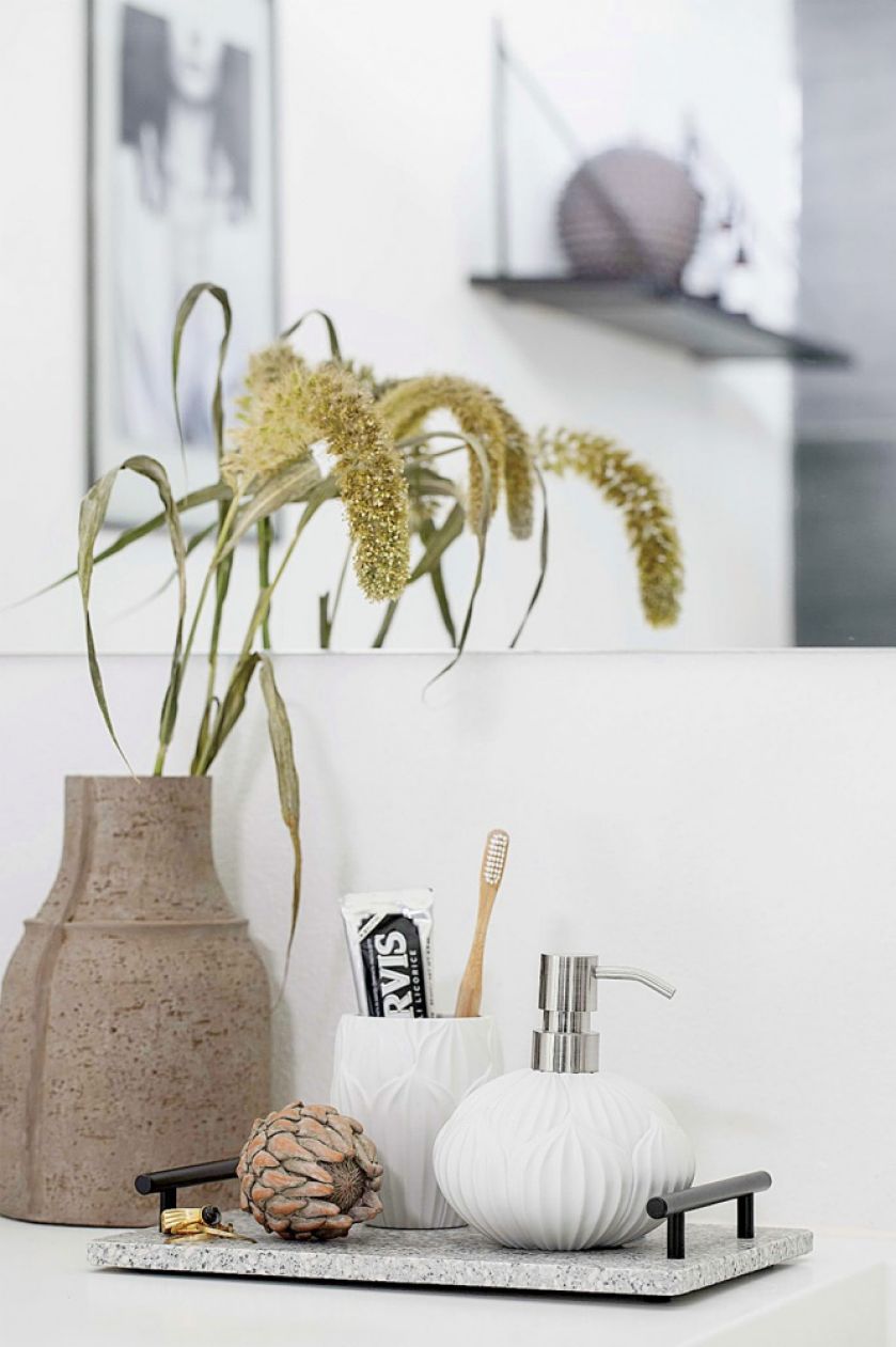 Salon, kuchnia i sypialnia w kolorach natury