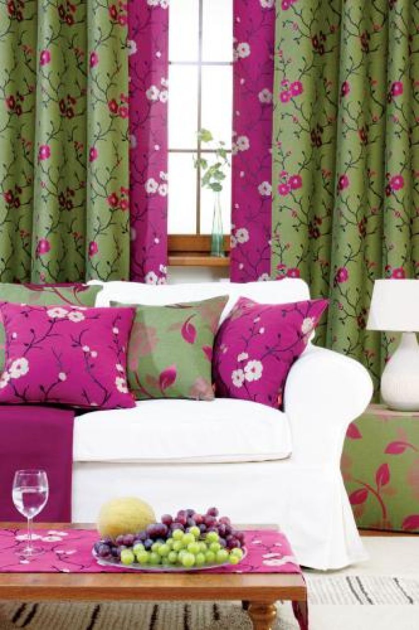 Nazwano je Alhambra i pochodzą z Hiszpanii. Cena materiału o szerokości 140 cm to 64,90 zł/m.b. DEKORIA