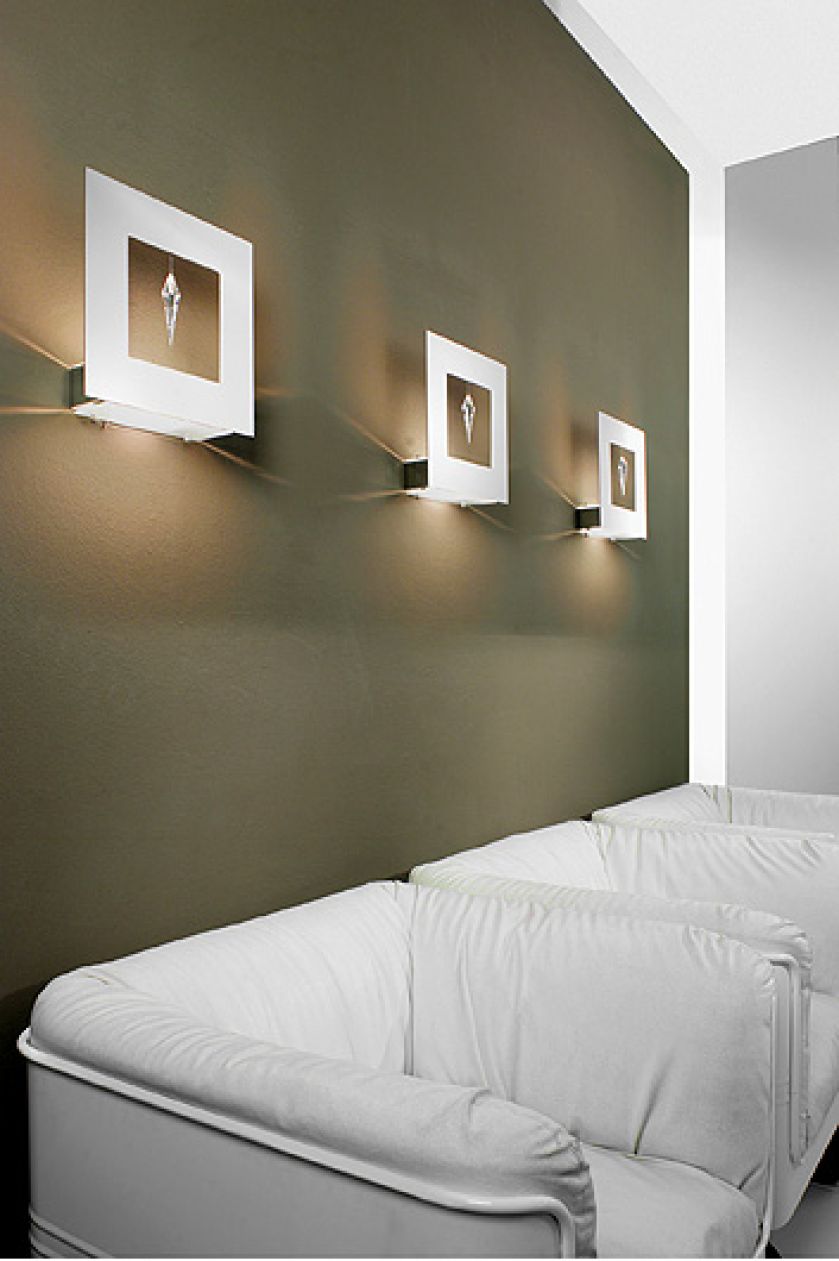 Ozdobą kinkietów są kryształy Strass Swarovski, 1699 zł/szt., Masiero