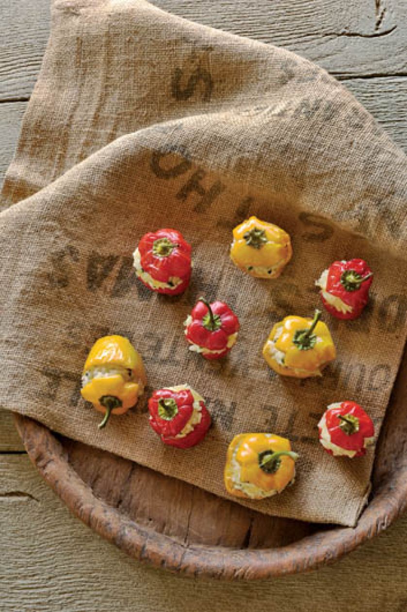 Papryki faszerowane ryżem, jagnięciną i pomidorami.