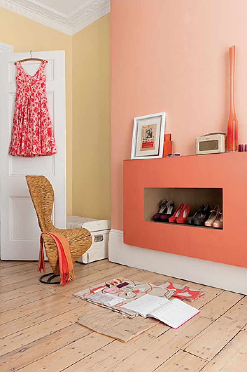 Piaskowy i dwa odcienie brudnego różu. Farby z mieszalnika, cena 80 1,00 zł l. (Numery prezentowanych farb znajdziemy w