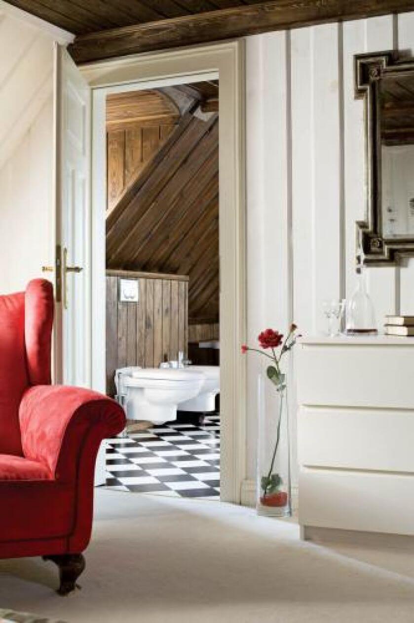 Podłoga w szachownice... Poddasze zamku w Staniszowie