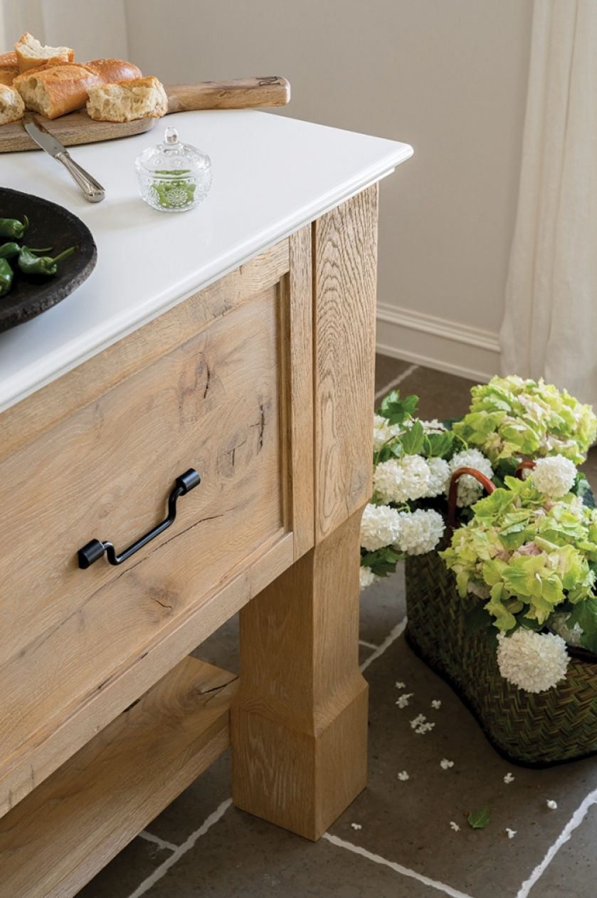 polski dwór aranżacja kuchni z wyspą