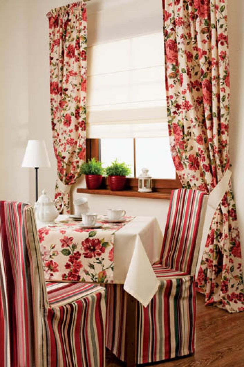 Projektanci tkanin bawią się kwietnymi wzorami. Wzory i kolory do wyboru.