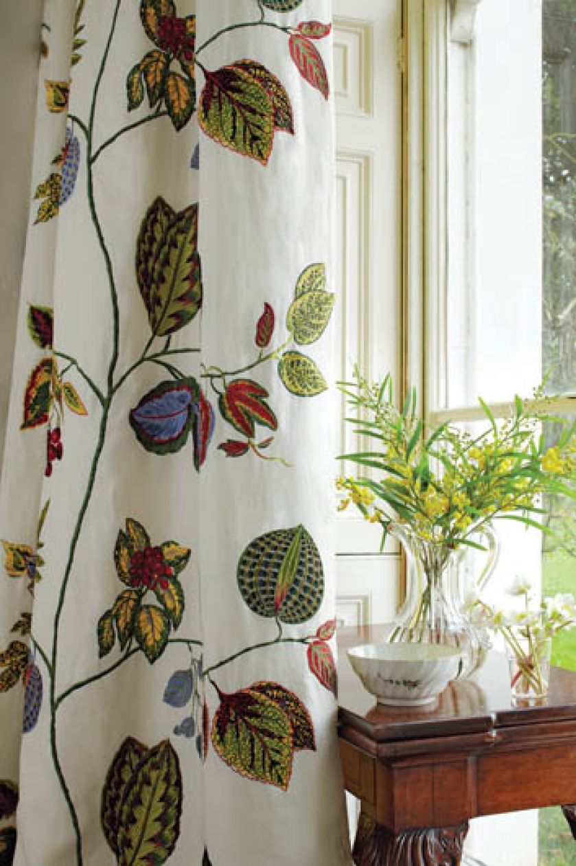 Projektanci tkanin bawią się kwietnymi wzorami. Wzory i kolory do wyboru.