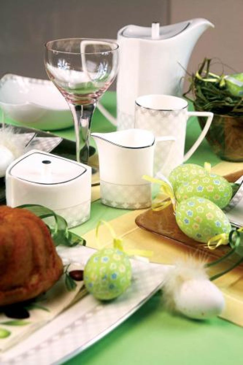 Serwis kawowo- obiadowy Wanetta od Royal Porcelain i pucharek lodowy Allegra firmy Luigi Bormioli. T. I. E. ART GLAS PLUS