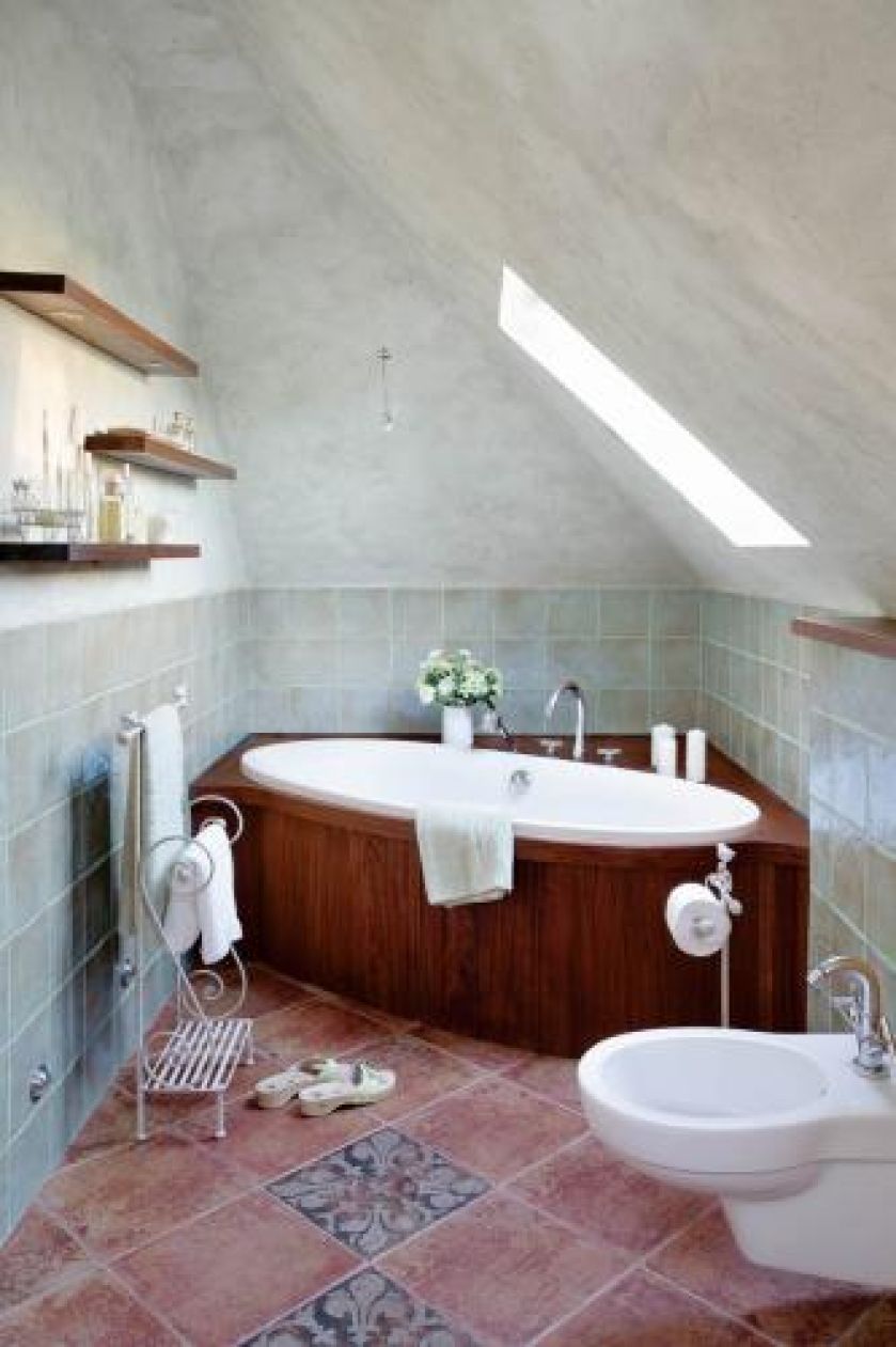 Stojak na ręczniki i na papier toaletowy Olimpia wypatrzyła w galerii Past Present.