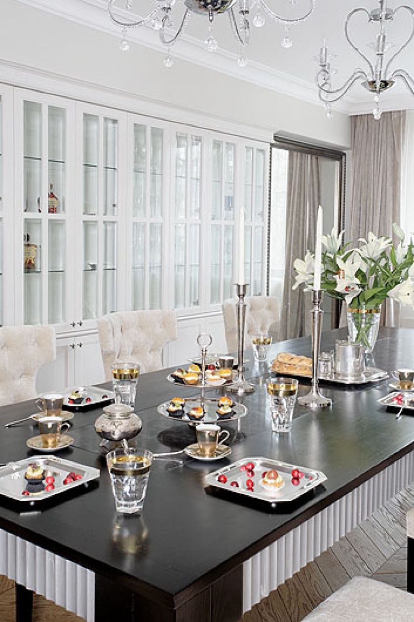 Stół także ma granitową wstawkę, dlatego można na niej stwaiać gorące naczynia.