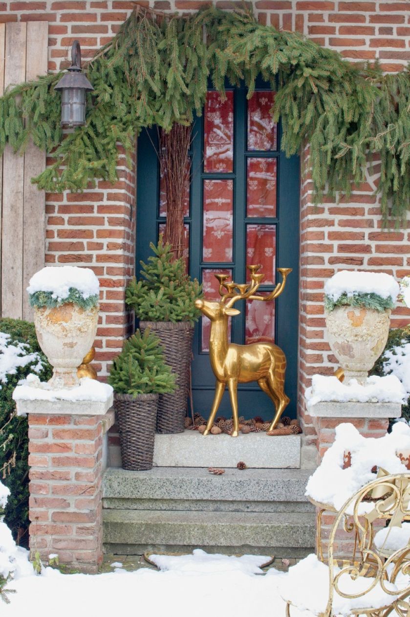 Dekoracje bożonarodzeniowe na drzwi wejściowe
