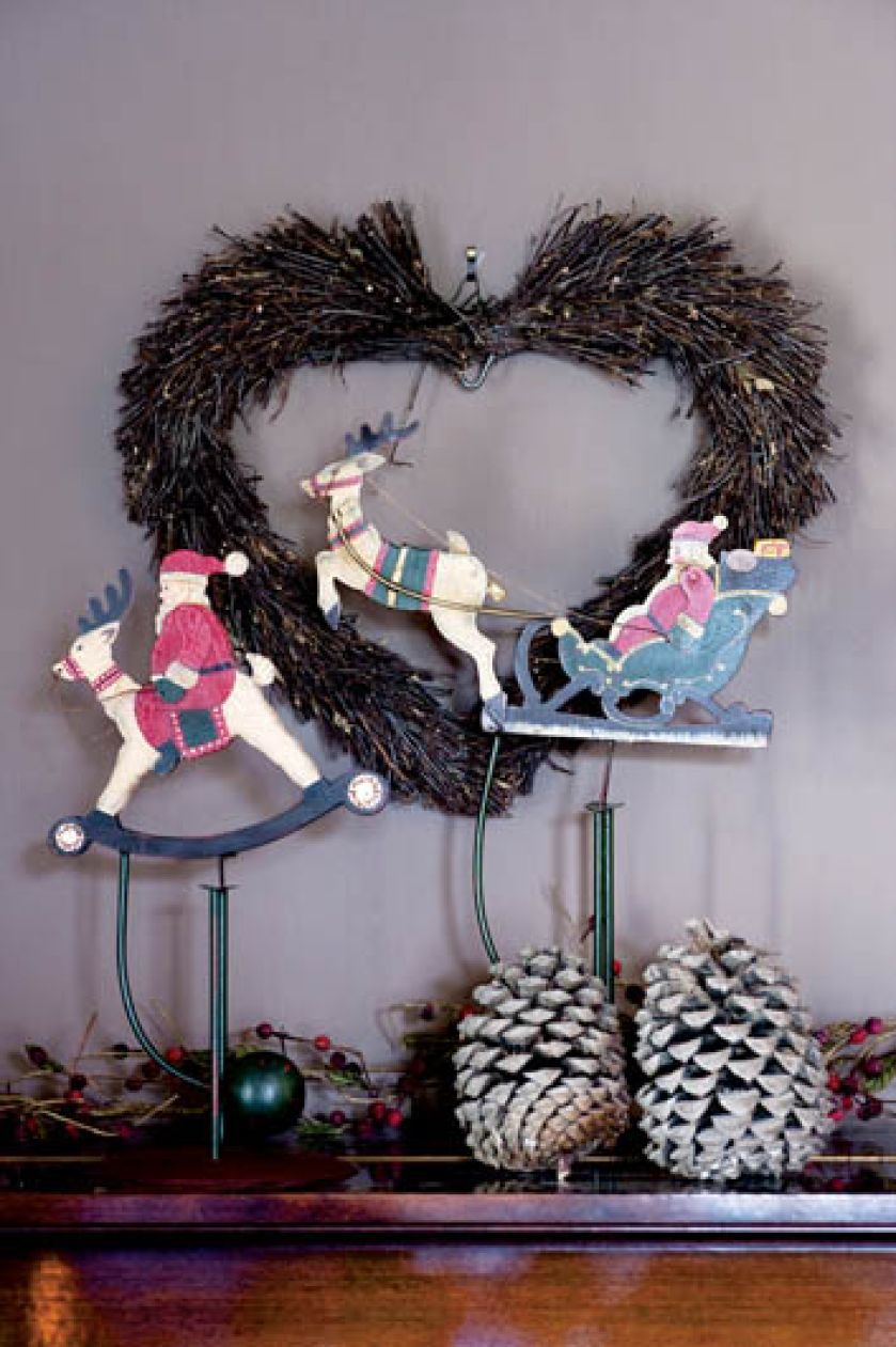 Angielski dom w dawnej stodole w świątecznej dekoracji