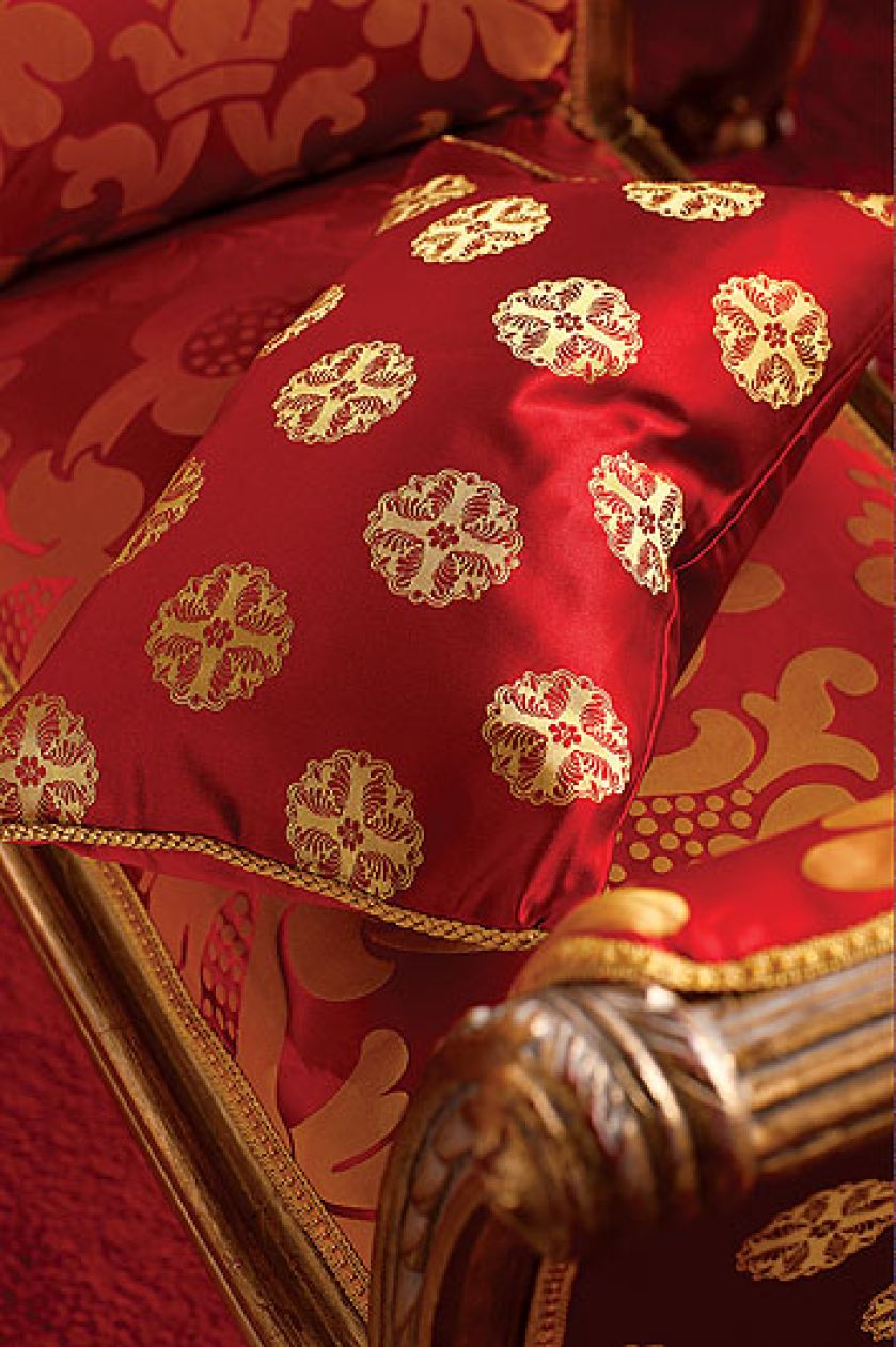 The Royal Collection od Designers Guild. Jedwabie oraz jedwabne adamaszki, satyny i brokaty kosztują od 672 do