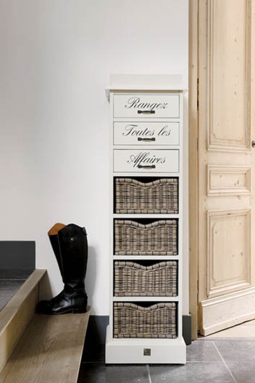 W zestawie kosze i taca. Cena – 3850 zł. RIViÈRA MAISON – HOUSE MORE