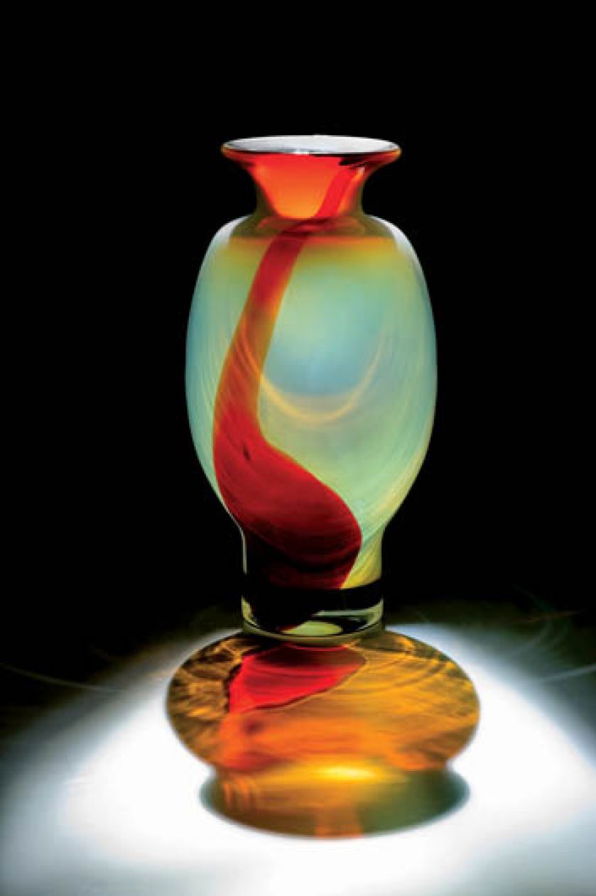 Wazon, szkło sodowe powlekane. Projekt - Zbigniew Horbowy.