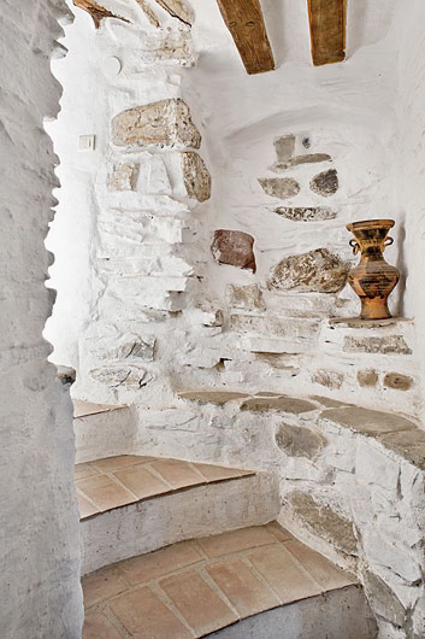 Wszystko zostało odnowione tradycyjnymi technikami. Jesli trzeba było uzupełnić mur, w grę wchodziły kamienia, zaprawa