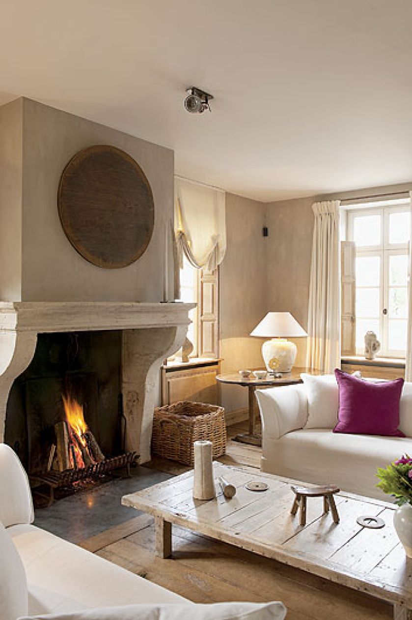 XIX-wieczny gzyms dopasowany do współcześnie zrobionego kominka.