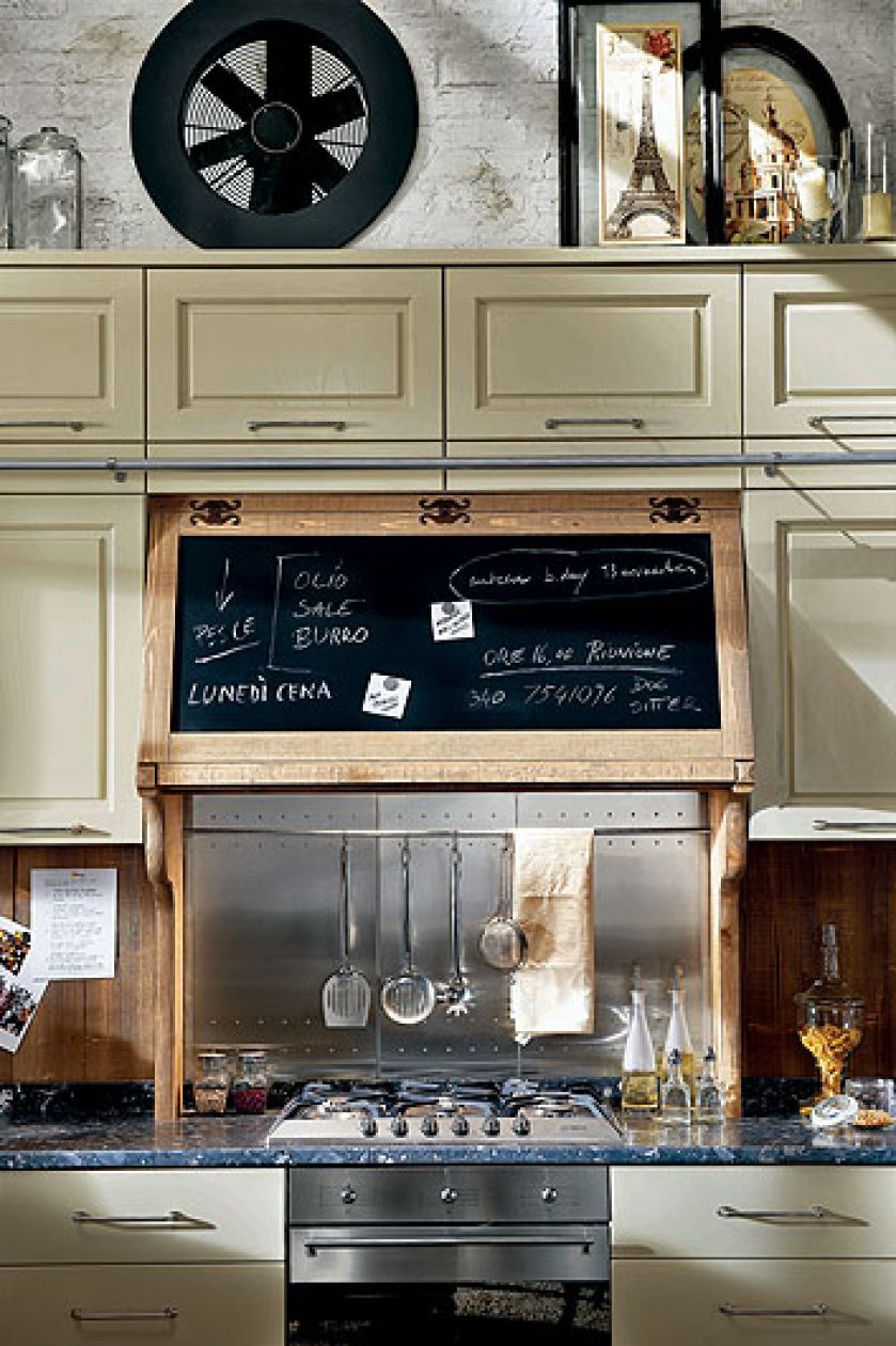 Z ciekawie zabudowanym okapem. MARCHI GROUP