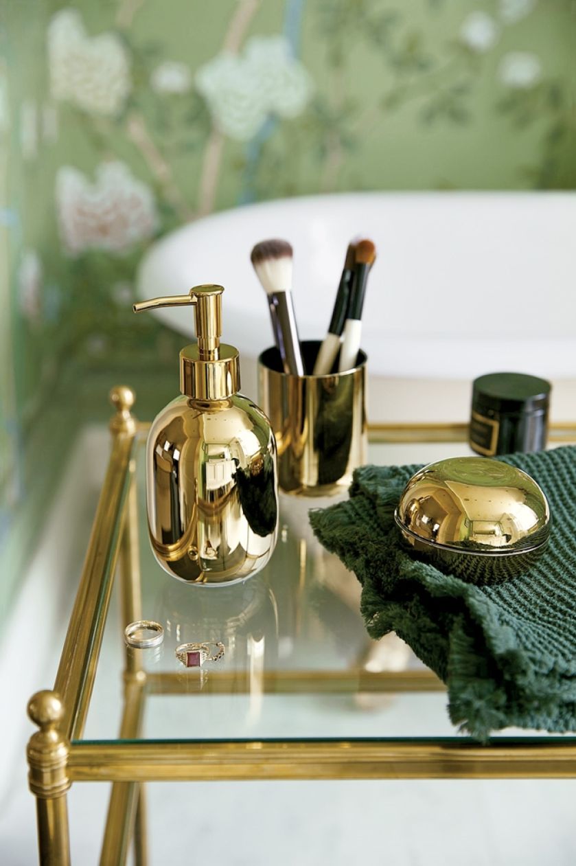 złote dodatki do łazienki