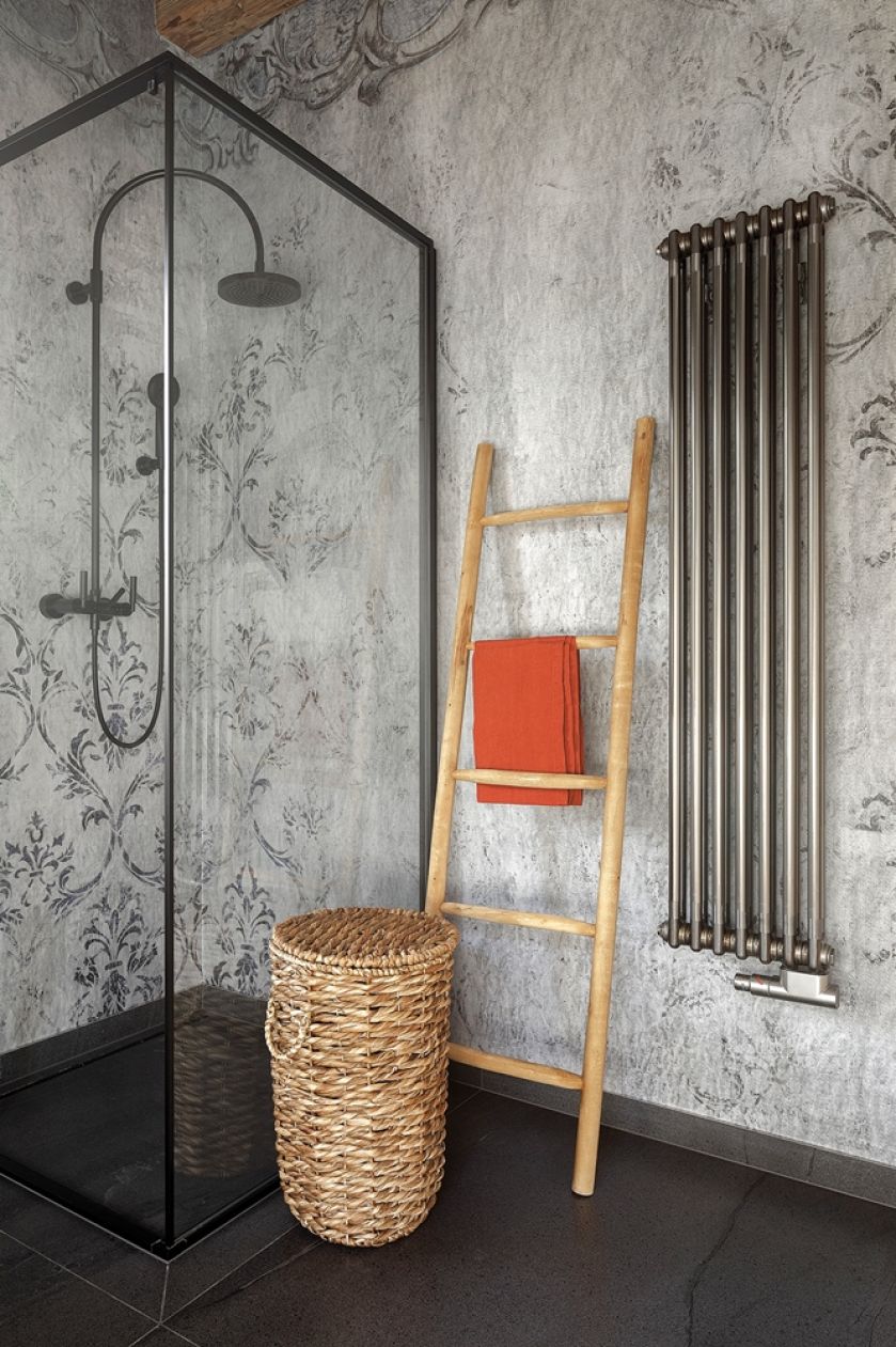 szaro czarna łazienka