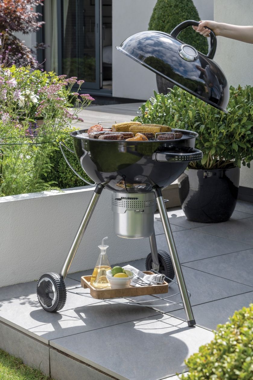 kuchnia ogrodowa z grillem węglowym