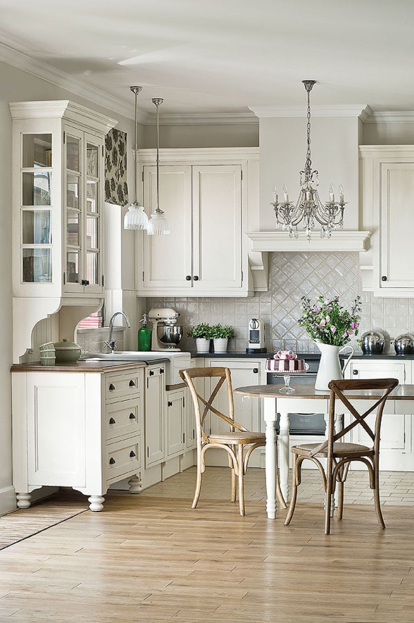 Meble dębowe, ręcznie malowane, w kolorze wiejskiej śmietany, FABRYKA WNĘTRZ