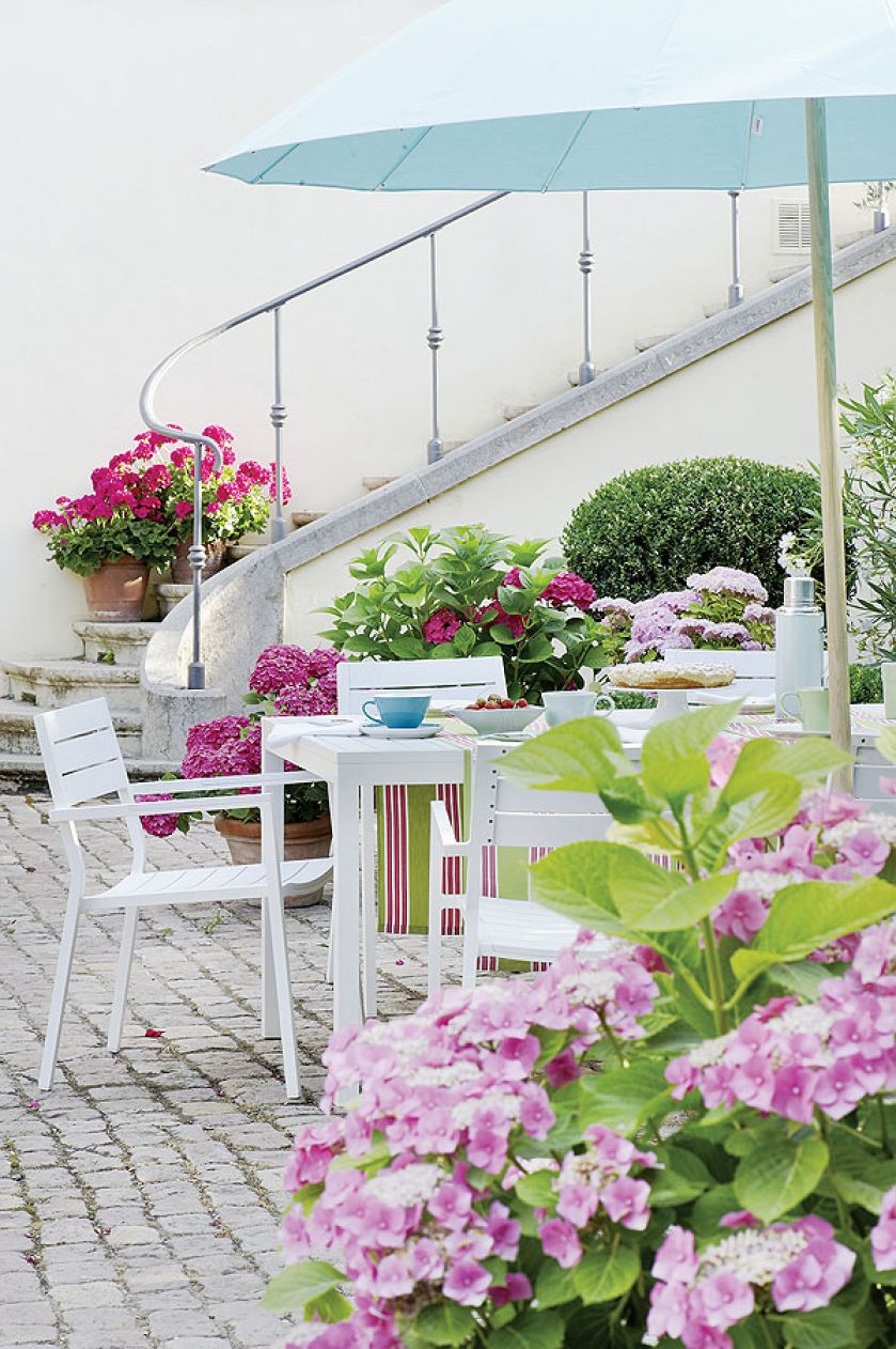 Może być romantycznie jak u Jane Austen, sielsko jak u Czechowa albo u Stinga w Toskanii.