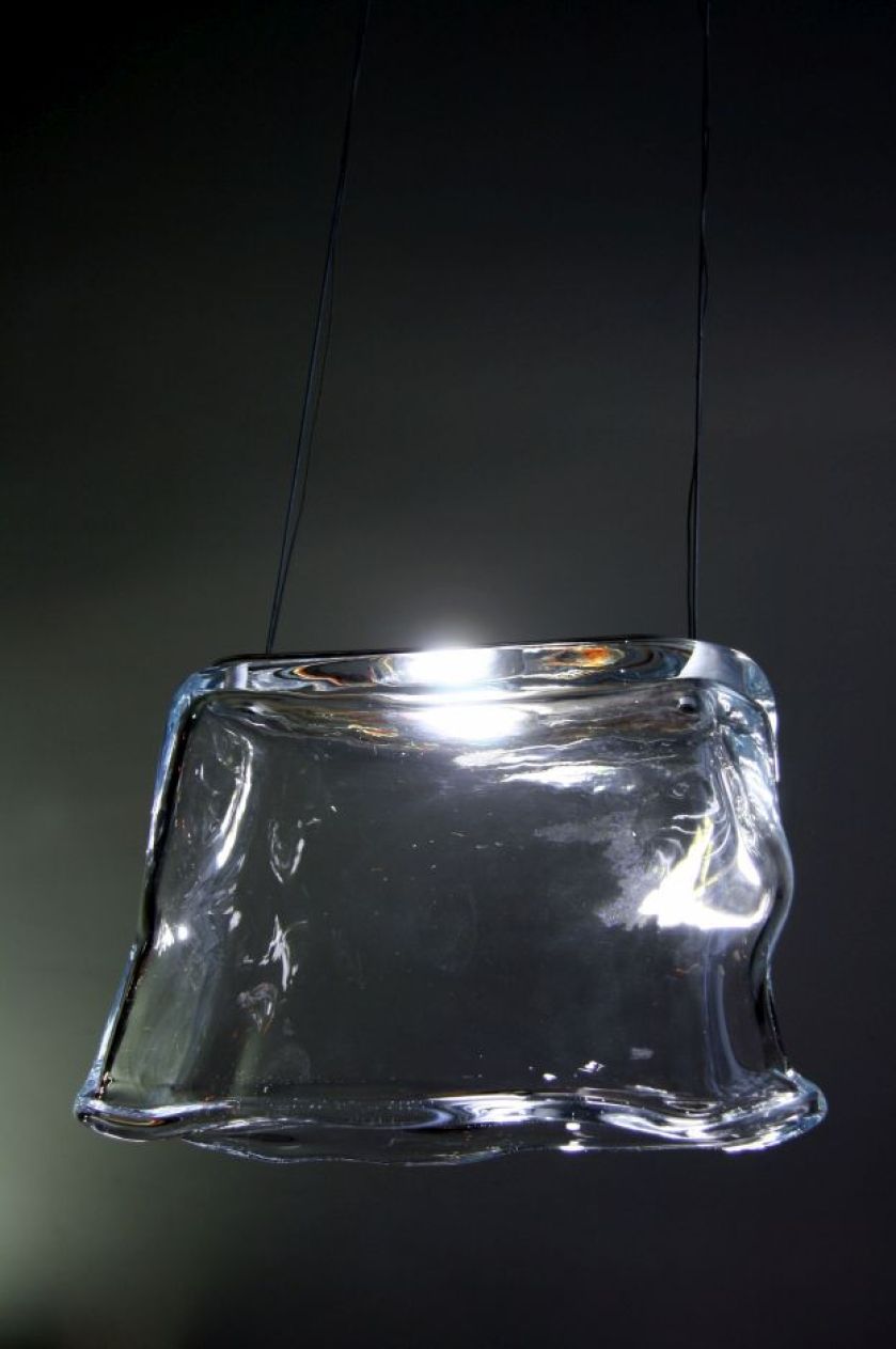 Lampa wisząca Z wody, velt.pl. Ręcznie formowane lampy szklane