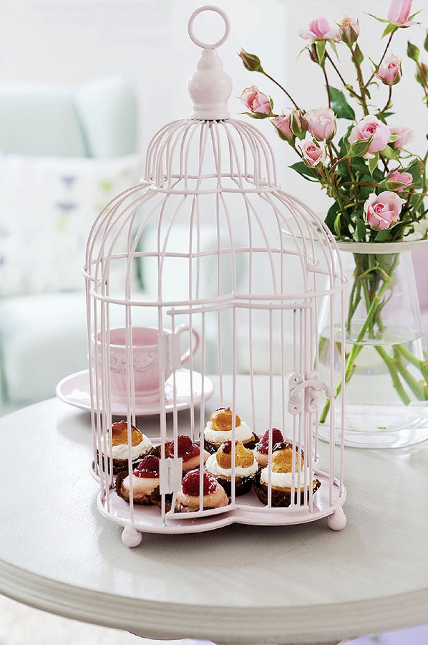 Bardzo efektowny i oryginalny sposób podania eleganckich słodkości.