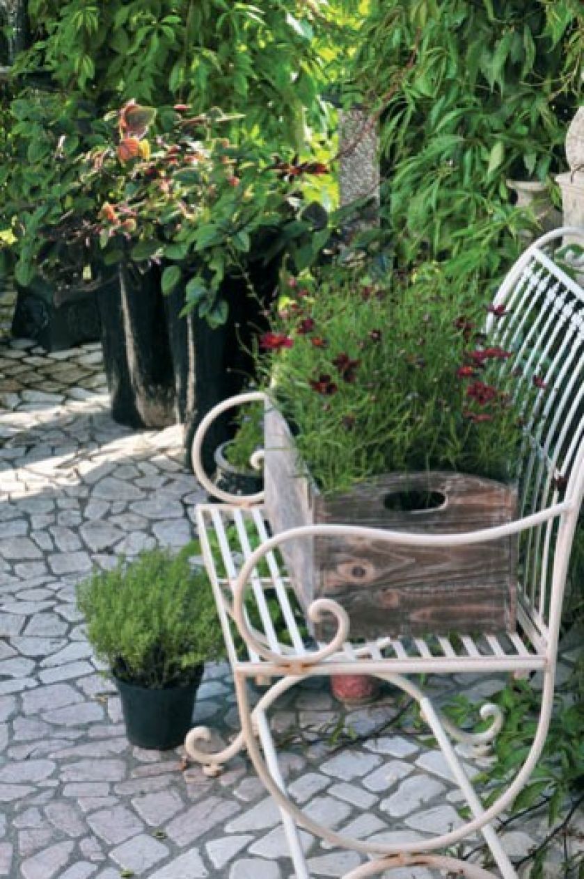 Donice najładniej wyglądają w grupach. Można łączyć różne style. BELLDECO