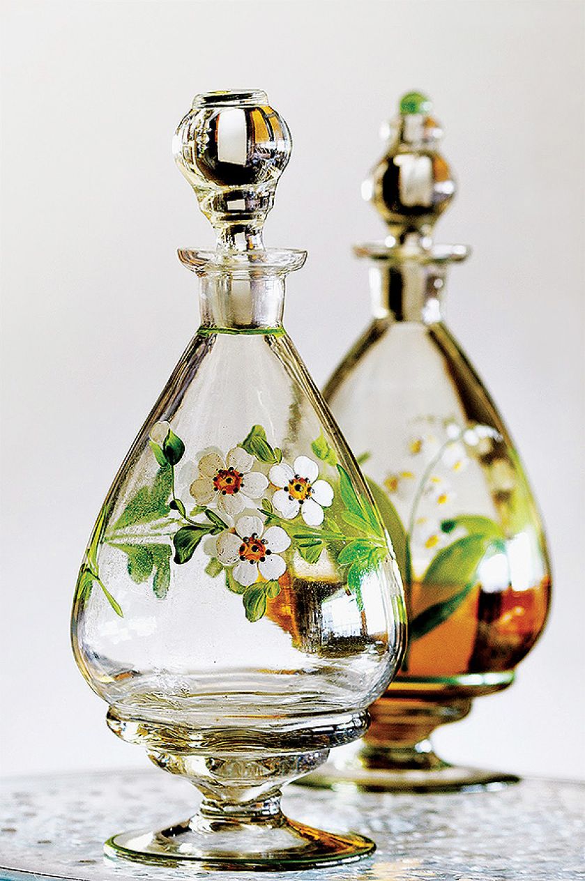 Karafki w malowane kwiaty. Do wódeczki