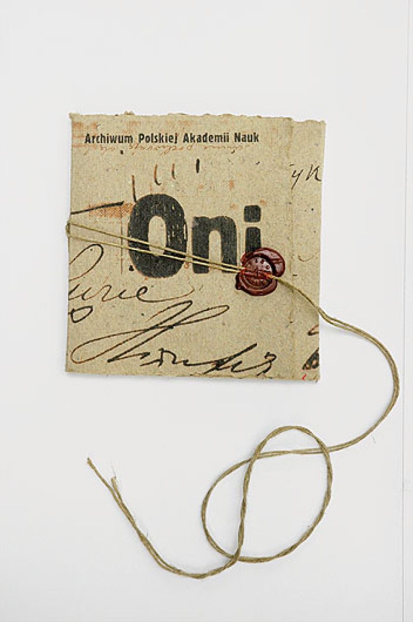 Mieszkanie pary artystów. Zmienia się wraz z potrzebami właścicieli.