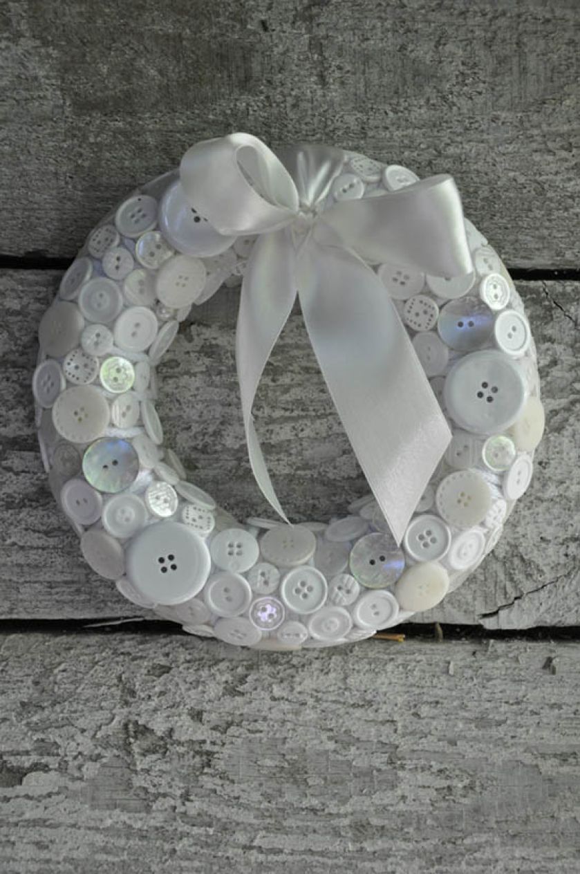 Na spodzie owiniętym białą włóczką. Kasia Sobczyk-Osuchowska www.tendom.pl