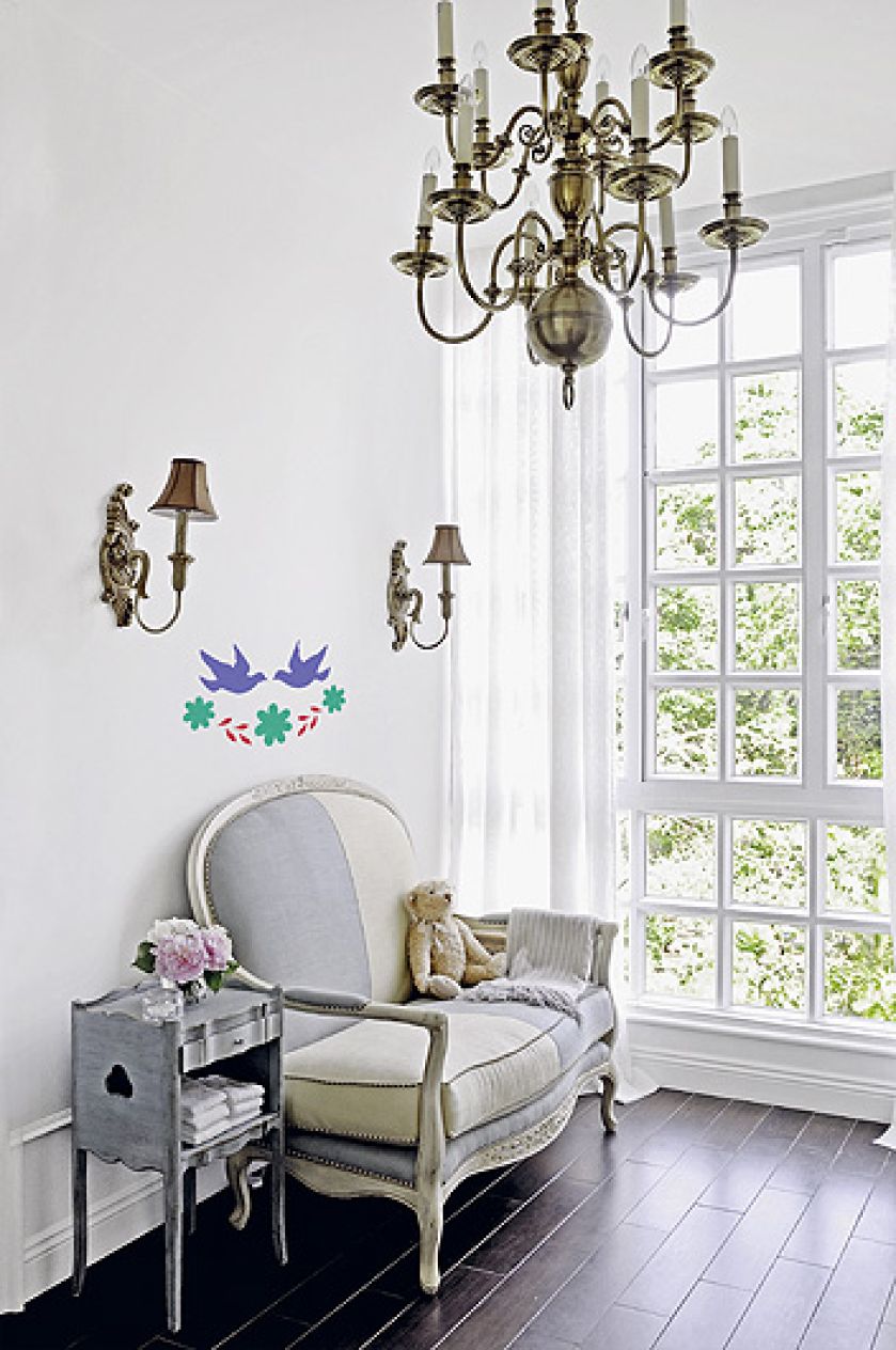 Wzór na ścianie. Gołąbki do malowania - szablon