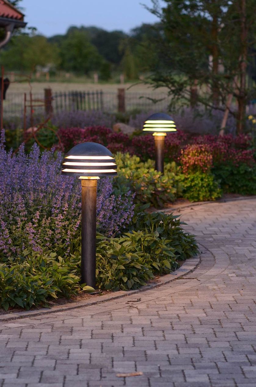 Lampy firmy Robers. Ręcznie kute lampy do ogrodu