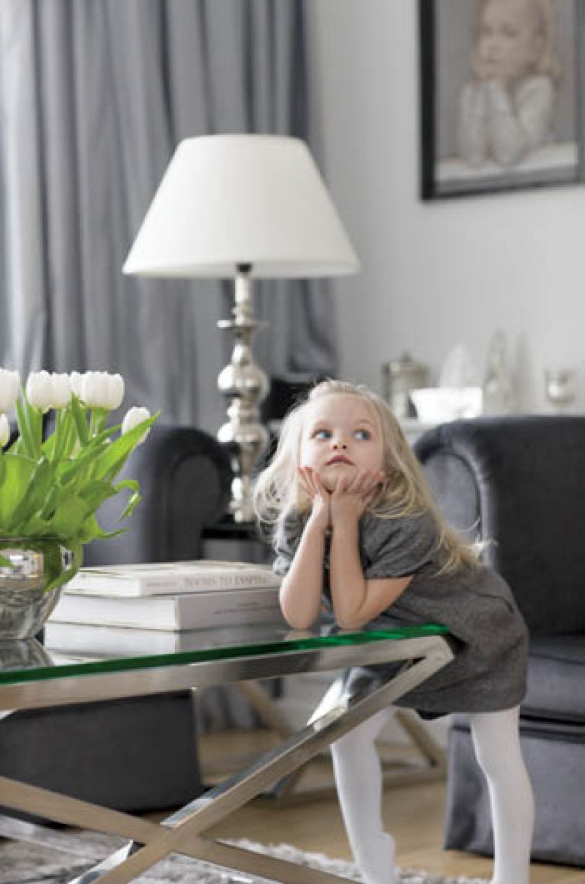 3,5-letnia Patrycja - córka Mai. Rezydencja black   white