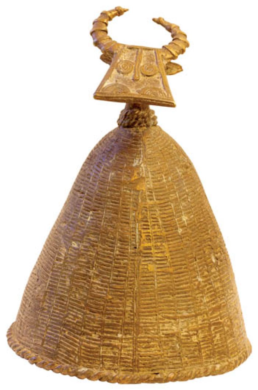 Rytualny dzwonek w kształcie kosza z głowa byka, Mali, XIX w. Dzwonek z kolekcji Lecha Pileckiego