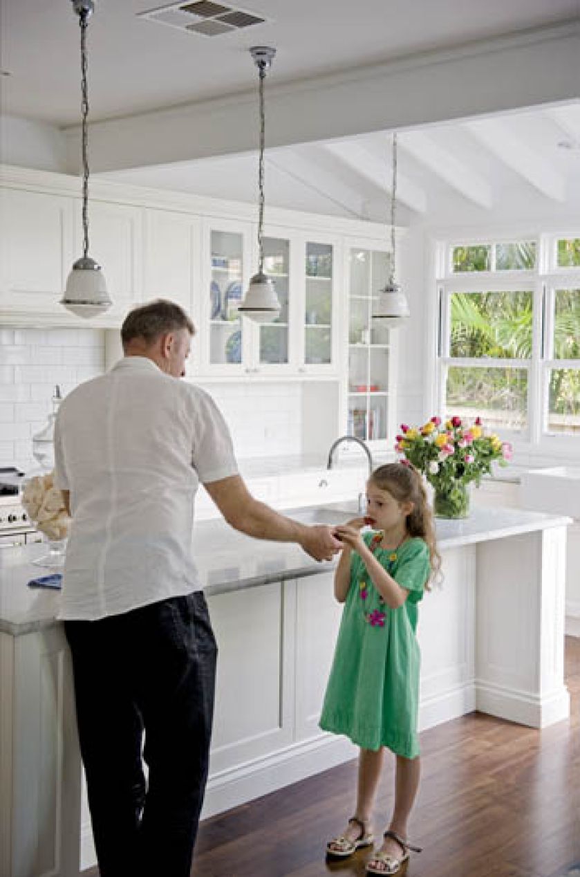 Urządzając kuchnię dekoratorka kierowała się czystym minimalizmem.