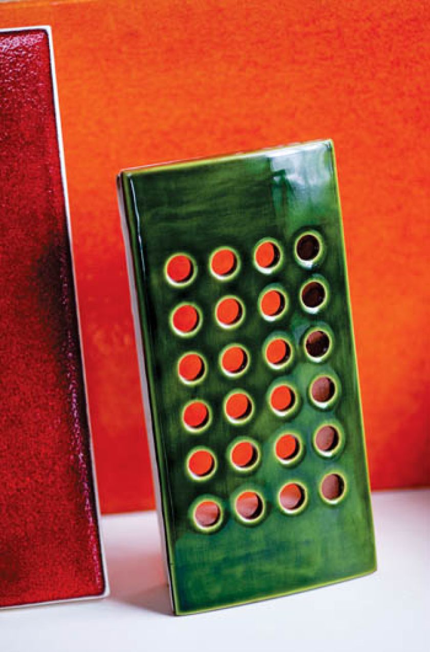 Kafel-kratka wentylacyjna. Manufaktura Ceramiczna Krystyny Kaszuby-Wacławek.