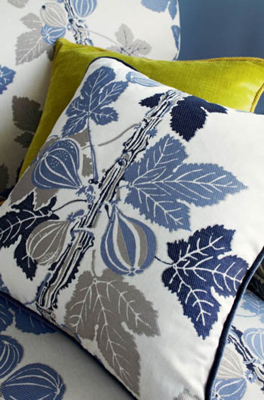 Tkanina (wiskoza i bawełna) firmy Zoffany z kolekcji Frangipani w cenie 501 zł/m.b. DECODORE