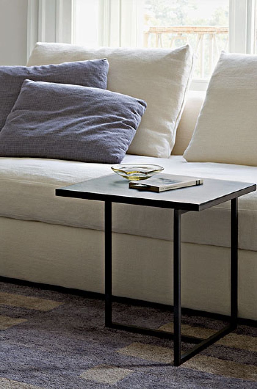 Z metalowymi nogami ARKETIPO. Wybieramy stoliki kawowe