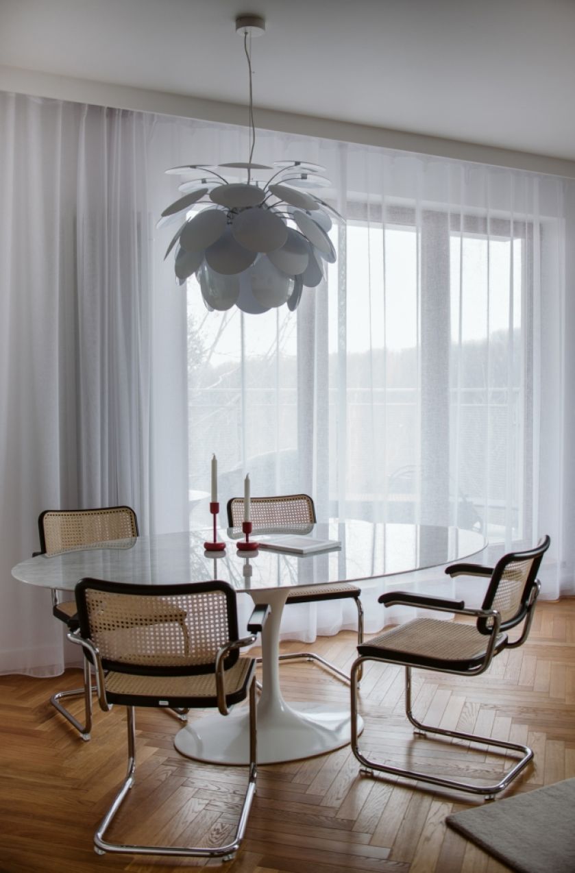 jadalnia w stylu mid-century modern