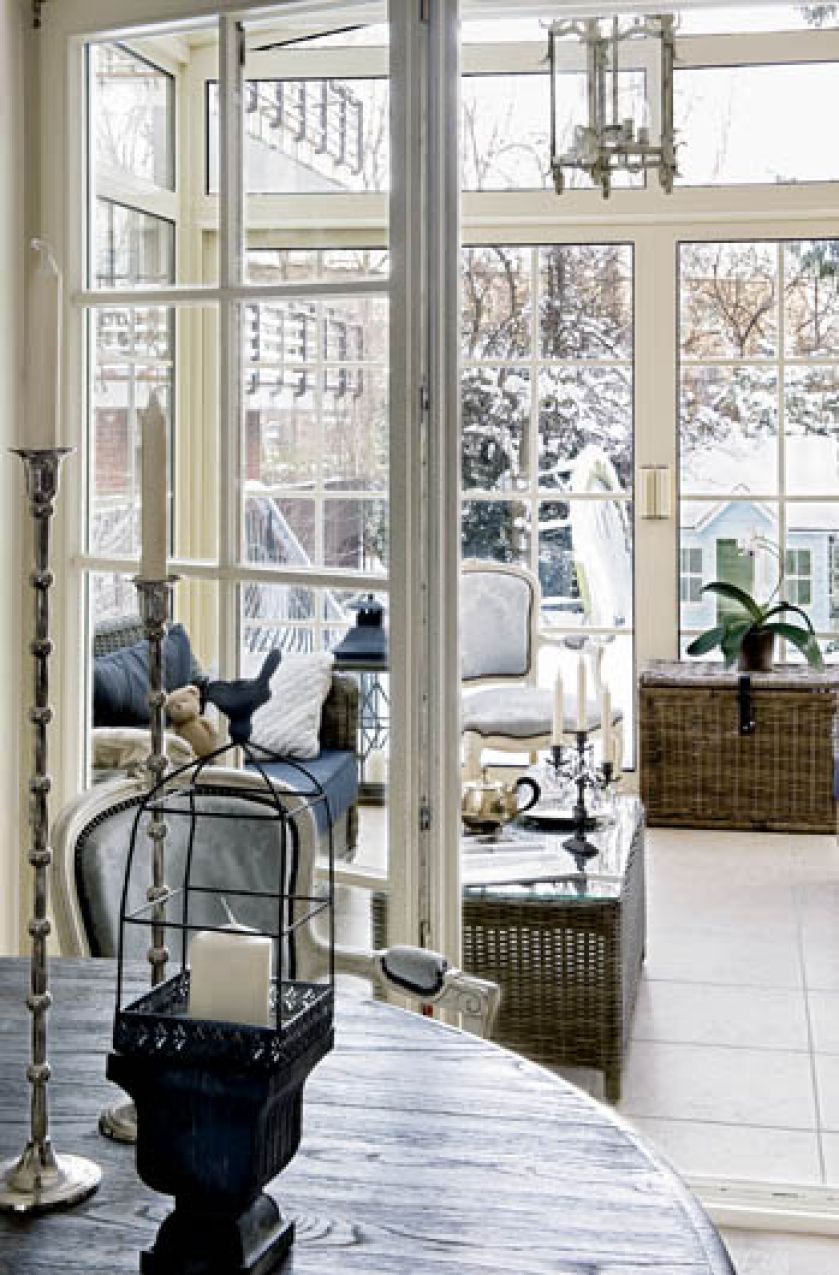 Wnętrze jest lekkie, jasne i bardzo przytulne.