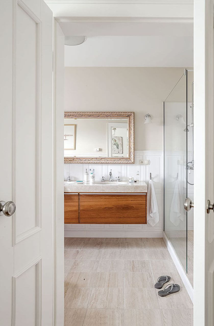 Klasyczne wnętrza w domu malowanym pastelami