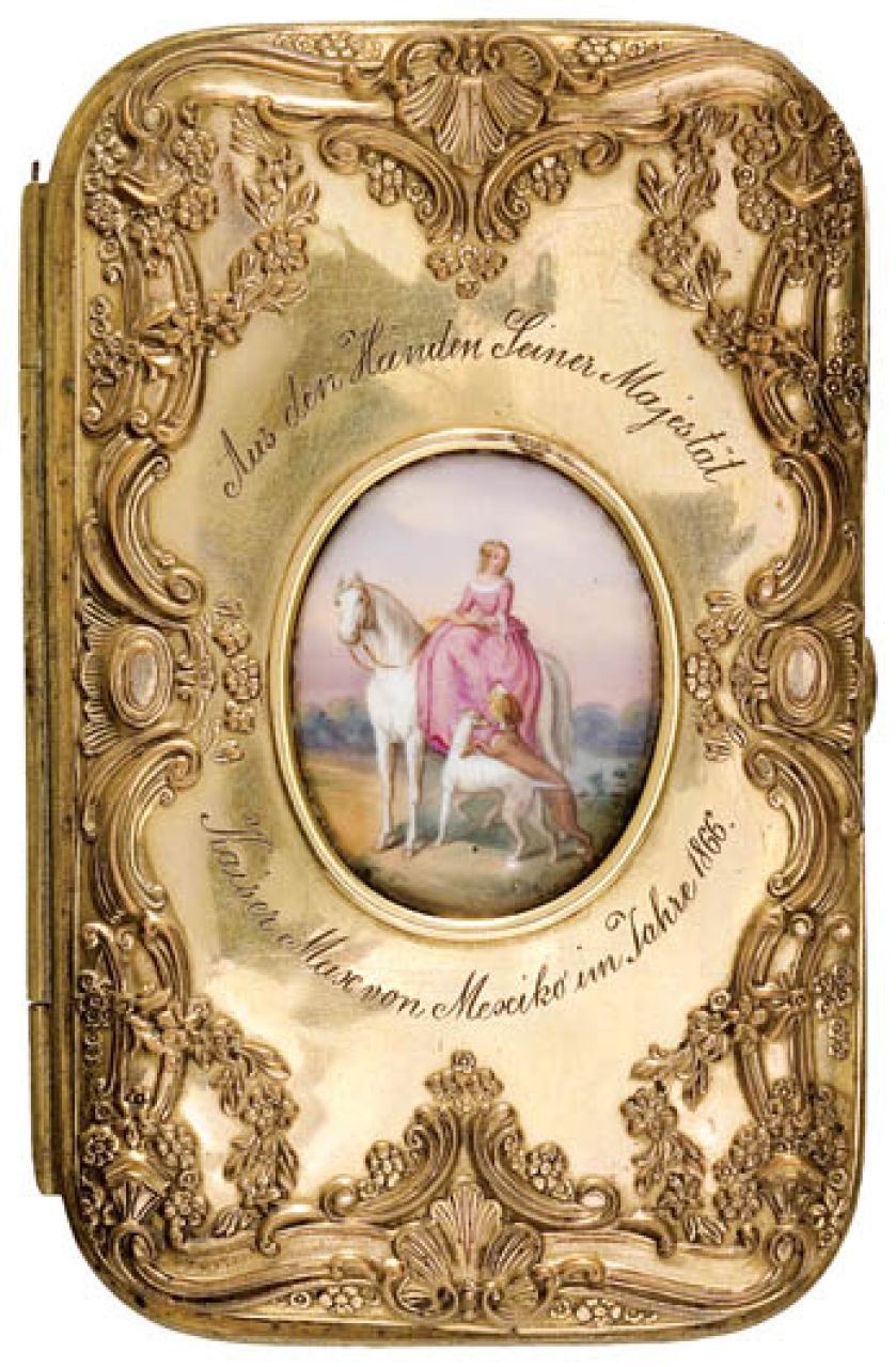 Srebrny wizytownik z medalionem, fot. FORUM