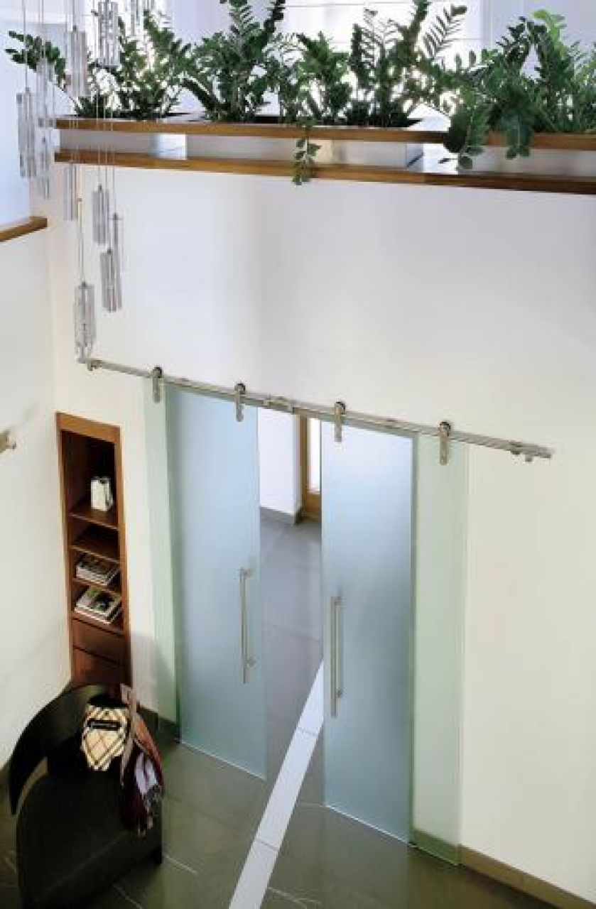 Szklane, suwade drzwi. Apartament nie na sprzedaż