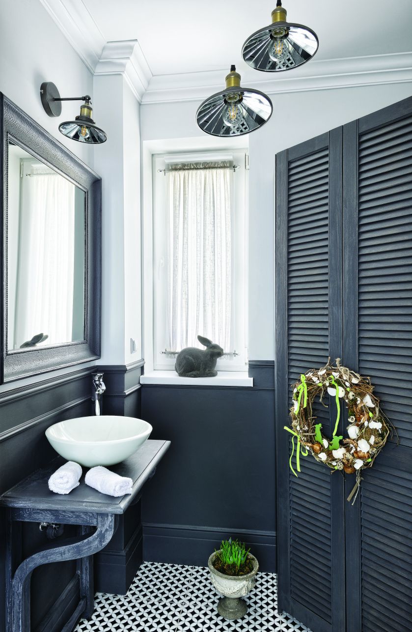 Piękne mieszkanie, a w nim pełno antyków. Połączenie starego z nowym daje wspaniałe rezultaty. Tak jak w przypadku tego