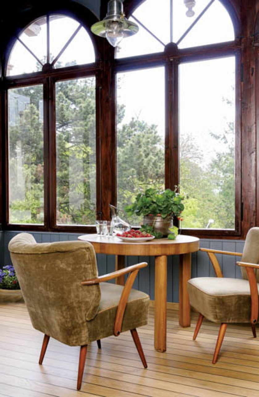 Kącik wypoczynkowy na werandzie. Loft z widokiem na Bałtyk