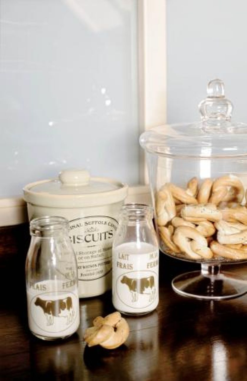 Na blacie znajdzie się miejsce na drobiazgi nadające kuchni klimatu.